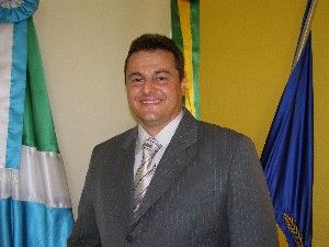 José Roberto participa de reunião com Serra na capital