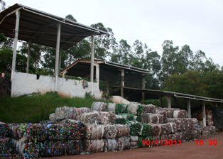 Prefeitura realiza Leilão de Recicláveis produzidos pela UPL local.