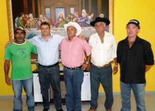 Nova diretoria da ASPROLOMA é recebida pelo prefeito Zé Roberto e eles firmam parcerias para o benefício do assentamento