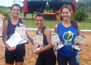 Dupla de Iguatemi é campeã de Voleibol em Paranhos.