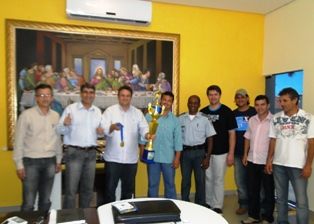 Equipe campeã do Municipal de Veteranos visitou prefeito Zé Roberto.