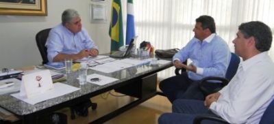 Prefeito Zé Roberto esteve com o Secretário de Habitação e Cidade – Carlos Marun e discutiu PAC 2 de Iguatemi.