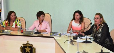 Sessão solene homenageou às mulheres educadoras de Iguatemi.