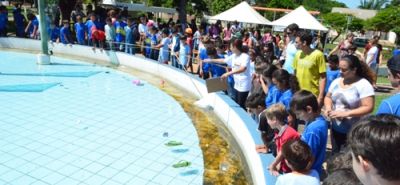 Departamento de Meio Ambiente envolve estudantes em atividade no Dia Mundial da Água.