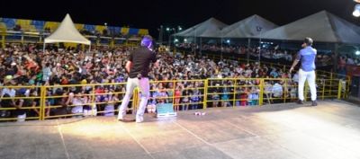 Shows de qualidade e gratuitos agradaram o público na 5ª Feira do Leite em Iguatemi.