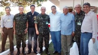 Zé Roberto e Jesus participaram da recepção do Comandante do Estado Maior do Exército em Iguatemi.