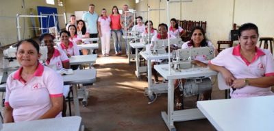 Rede Feminina de Combate ao Câncer recebe máquinas de costura industrial da Prefeitura de Iguatemi.