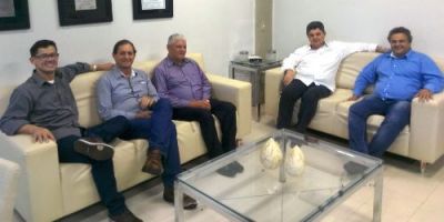 Prefeito Zé Roberto e presidentes da Câmara, ACINI e Sindicato Rural de Iguatemi se reuniram com o Secretário Estadual d