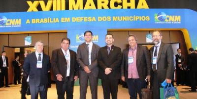 Zé Roberto participa com Governador Reinaldo e Presidente da ASSOMASUL da “Marcha à Brasília”.
