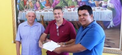 Prefeito Zé Roberto implanta o plano de cargos e carreiras dos servidores municipais.