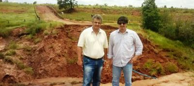 Prefeito conquista na AGESUL serviço de recuperação de cratera que se formou na estrada do Assentamento São Luis.