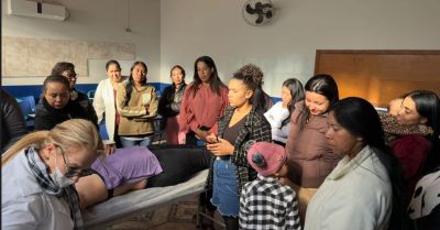 20 MULHERES CADASTRADAS NO CRAS PARTICIPAM DE CURSO DE DEPILAÇÃO EM CERA DO SENAC DO PROGRAMA MS QUALIFICA.