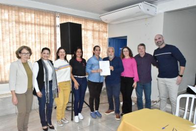 PREFEITURA DE IGUATEMI, ENTIDADES E VEREADORES, EM ATO OFICIAL, ASSINAM OS RECURSOS DAS EMENDAS IMPOSITIVAS.