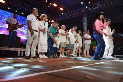 IGUATEMI SE DESPEDE DE 2025 COM BELÍSSIMA FESTA, SHOWS E QUEIMA DE FOGOS, NA PRAÇA JOÃO FRANCISCO LOPES. 