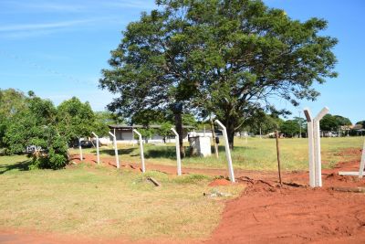 COM RECURSOS PRÓPRIOS ESCOLA MUNICIPAL DE TEMPO INTEGRAL TANCREDO NEVES SERÁ AMPLIADA COM ANFITEATRO E CAMPO DE FUTEBOL SUÍÇO.