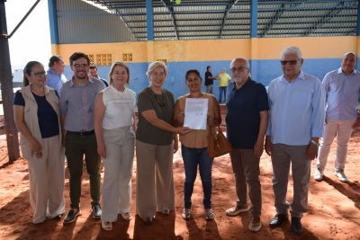 PREFEITURA DE IGUATEMI ENTREGA 87 TÍTULOS FUNDIÁRIOS PARA FAMÍLIAS DOS BAIRROS CHEROGAMI E JARDIM ÉLIDA. 
