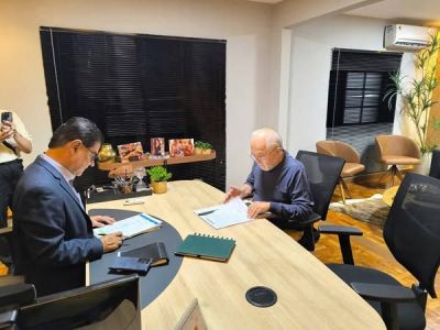 PREFEITO DR. LÍDIO LEDESMA APRESENTA PROJETO DE REFORMA DO ESTÁDIO MUNICIPAL AO SENADOR NELSINHO TRAD E CONFIRMA LIBERAÇÃO DE R$ 500 MIL PARA ILUMINAÇ