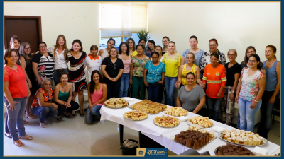 SERVIDORAS MUNICIPAIS SÃO HOMENAGEADAS COM CAFÉ DA MANHÃ