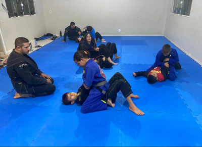 JIU-JITSU, MAIS DO QUE UMA ARTE MARCIAL, UMA FILOSOFIA DE VIDA EM QUE A DISCIPLINA E O RESPEITO SÃO ESSENCIAIS.