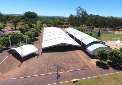 PRAÇA JOÃO FRANCISCO LOPES ESTÁ SENDO PREPARADA PARA O SHOW DA VIRADA.