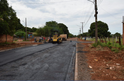 NOVA ETAPA DE PAVIMENTAÇÃO ASFÁLTICA NA RUA SILVINO FERNANDES LEVA INFRAESTRUTURA PARA A VILA OPERÁRIA.