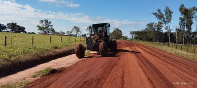 ESTRADAS RECUPERADAS, LIMPEZA EM ANDAMENTO E COMPROMISSO COM QUEM VIVE NO CAMPO..
