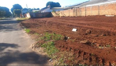 SECRETARIA DE OBRAS CONTINUA FISCALIZANDO OS TERRENOS BALDIOS E COMUNICANDO OS PROPRIETÁRIOS PARA QUE REALIZEM A LIMPEZA.