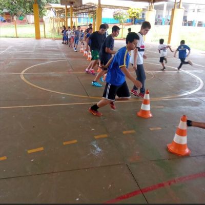 SECRETARIA MUNICIPAL DE ESPORTES INICIA TREINAMENTOS PARA AS CATEGORIAS DE BASE DE FUTSAL, NO ASSENTAMENTO AUXILIADORA.