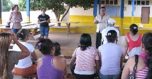Prefeitura realiza palestra a moradores da Vila Élida Lopes 