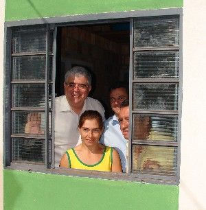 José Roberto e Marun entregam 60 casas populares em Iguatemi 