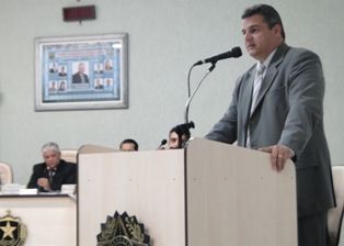 Prefeito Zé Roberto prestigiou primeira sessão legislativa do ano.