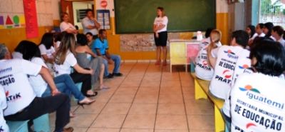 Educação infantil de Iguatemi realiza reunião de Indicadores de Qualidade com funcionários da área.