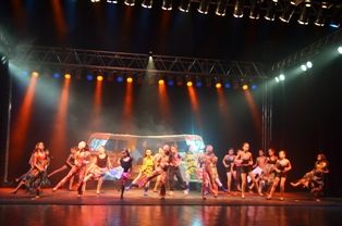 Cultura de Iguatemi recebeu circuito “Dança no mato” em ginásio lotado.