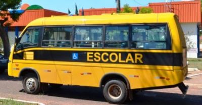 Educação de Iguatemi é contemplada com um novo ônibus escolar.