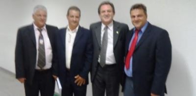 Prefeito de Iguatemi pediu dois novos caminhões basculantes ao Senador Moka.