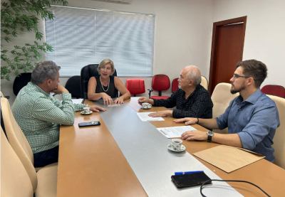 PREFEITO LÍDIO LEDESMA PARTICIPA DE REUNIÃO COM DIRETORA-PRESIDENTE DA AGEHAB, MARIA DO CARMO.