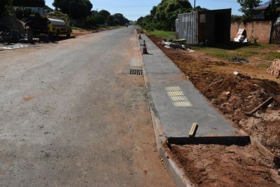 CONSTRUÇÃO DE CALÇADAS NA AVENIDA LINDOLFO MARTINS FARIAS  E RUA MARECHAL RONDON FORAM INICIADAS.