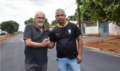 PREFEITO DE IGUATEMI VISITA OBRAS DE RECAPEAMENTO E ASFALTO NA SILVINO FERNANDES. 