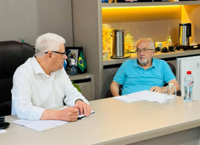 PREFEITO DR. LÍDIO LEDESMA REÚNE-SE COM VEREADORES PARA DEBATER DEMANDAS E AVANÇOS PARA IGUATEMI