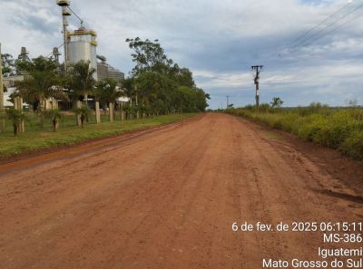 PREFEITURA DE IGUATEMI E AGESUL, RECUPERAM ESTRADA DA 7 PLACAS (MS-386), TRECHO ENTRE A COOPERATIVA LAR E A FAZENDA RETIMAR.