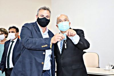 DR. LÍDIO E ZÉ ROBERTO TOMAM POSSE COMO PREFEITO E VICE DE IGUATEMI.