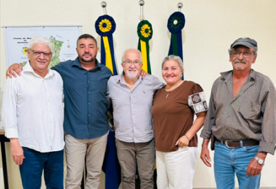 PREFEITO DR. LÍDIO LEDESMA RECEBE REPRESENTANTES DO SINDICATO DOS TRABALHADORES RURAIS DE IGUATEMI.