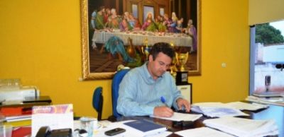 Prefeito Zé Roberto decreta ponto facultativo no pré-feriado nas repartições municipal.