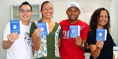 CIAT de Iguatemi foi o campeão estadual em vagas efetivadas com carteira registrada em Janeiro de 2014. CIAT de Iguatemi foi o campeão estadual em vagas efetivadas com carteira registrada em Janeiro de 2014.