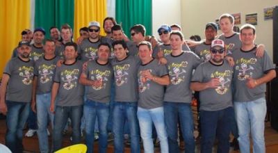 Amizade, Solidariedade e Respeito, esse é o lema desse grupo de amigos que fazem parte do “Camisa 10”. Amizade, Solidariedade e Respeito, esse é o lema desse grupo de amigos que fazem parte do “Camisa 10”.
