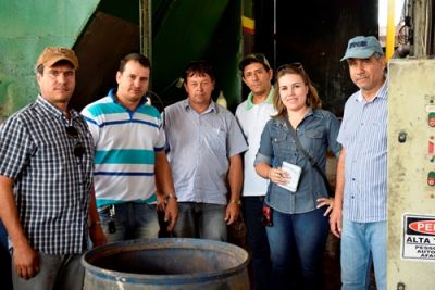 Usina de Resíduos Sólidos de Iguatemi recebe representantes da Administração da cidade de Costa Rica-MS. Usina de Resíduos Sólidos de Iguatemi recebe representantes da Administração da cidade de Costa Rica-MS.
