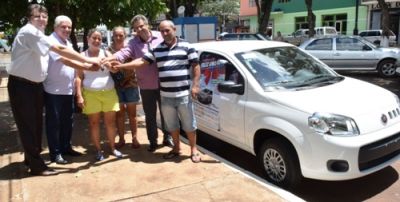 CONSUMIDORA IGUATEMIENSE GANHA CARRO ZERO KM EM PROMOÇÃO DE FIM DE ANO DO COMÉRCIO LOCAL. CONSUMIDORA IGUATEMIENSE GANHA CARRO ZERO KM EM PROMOÇÃO DE FIM DE ANO DO COMÉRCIO LOCAL.