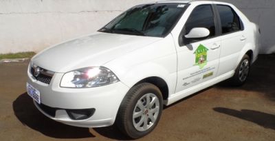 Prefeito entrega carro 0km para o Bolsa Família de Iguatemi. Prefeito entrega carro 0km para o Bolsa Família de Iguatemi.