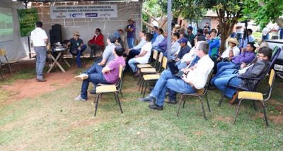Pequenos agricultores do Assentamento Colorado participaram de Dia de Campo. Pequenos agricultores do Assentamento Colorado participaram de Dia de Campo.
