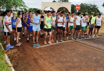 CORRIDA DO TRABALHADOR MOVIMENTOU MANHÃ DE DOMINGO DIA 8, ANIVERSÁRIO DE 51 ANOS DE IGUATEMI. CORRIDA DO TRABALHADOR MOVIMENTOU MANHÃ DE DOMINGO DIA 8, ANIVERSÁRIO DE 51 ANOS DE IGUATEMI.